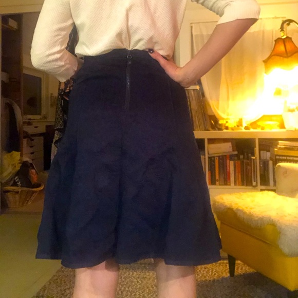 Darkest navy J. Crew midi skirt with bell flare - Picture 5 of 9